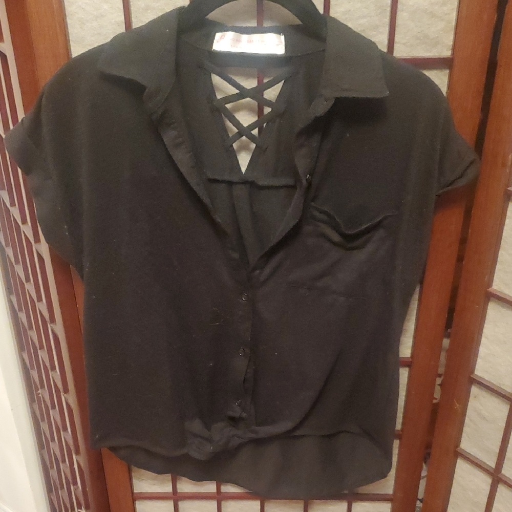 No Boundaries Black Crop Button Down Shirt